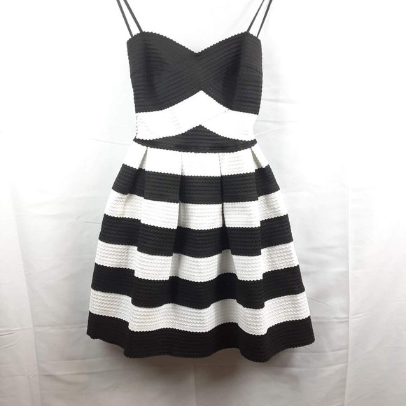 B. DARLIN STRAPLESS A-LINE FIT & FLARE - Picture 3 of 6